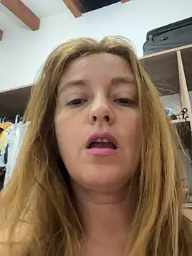 Snapshot of moniquerainx chatting on 12.27.24 moniquerainx online show from 12.27.24