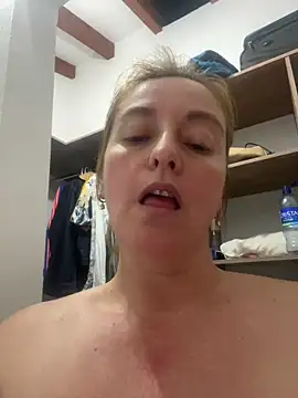 Snapshot of moniquerainx chatting on 01.04.25 moniquerainx online show from 01.04.25