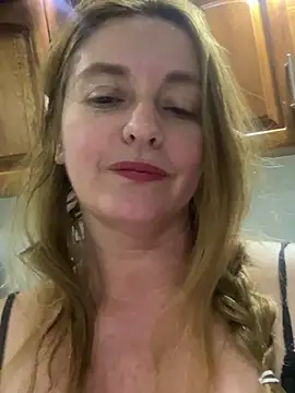 Snapshot of moniquerainx chatting on 03.22.25 moniquerainx online show from 03.22.25
