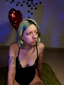 Snapshot of Rabit_Snake chatting on 02.19.25 Rabit Snake online show from 02.19.25