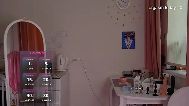 Snapshot of JuliaVilnet chatting on 03.09.25 JuliaVilnet online show from 03.09.25