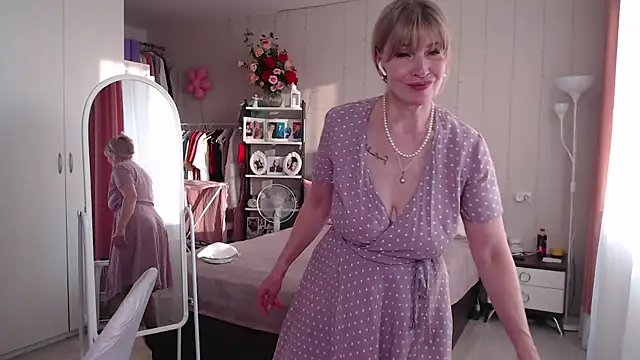 JuliaVilnet online show from 05.06.26