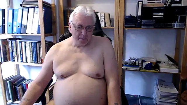 Snapshot of SchwanzhureXXL chatting on 03.30.26 SchwanzhureXXL online show from 03.30.26