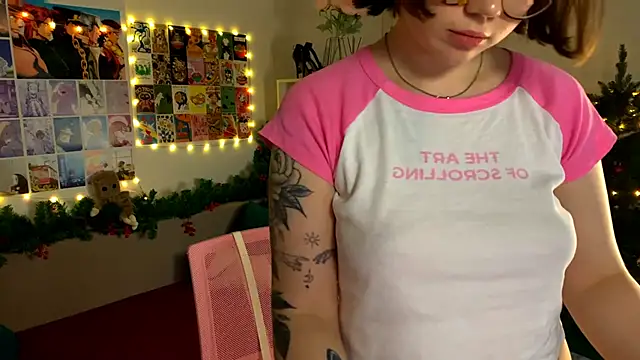 MilenaSaint online show from 12.20.24