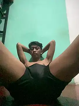 Snapshot of ditiya18 chatting on 12.21.25 ditiya18 online show from 12.21.25