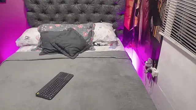 JEENEVIEVE online show from 11.11.25