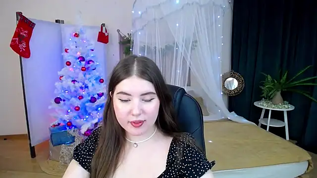 NicoleFoxery online show from 12.16.24