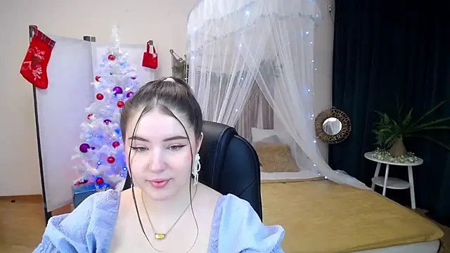NicoleFoxery online show from 12.18.24