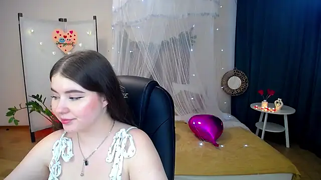NicoleFoxery online show from 02.14.25