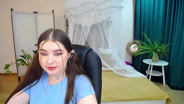 NicoleFoxery online show from 03.19.25