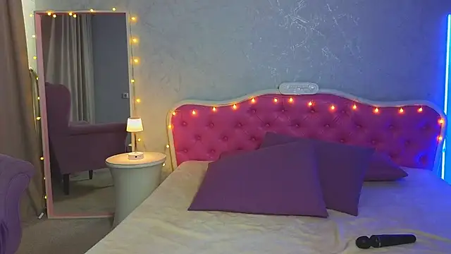 Snapshot of Ariana_Petite chatting on 01.29.25 Ariana Petite online show from 01.29.25