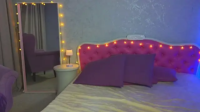 Snapshot of Ariana_Petite chatting on 02.23.25 Ariana Petite online show from 02.23.25