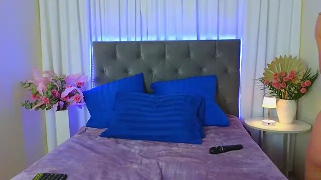 Ariana Petite online show from 04.22.26