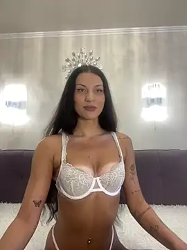 Snapshot of SindyXNiksy chatting on 09.23.25 SindyXNiksy online show from 09.23.25