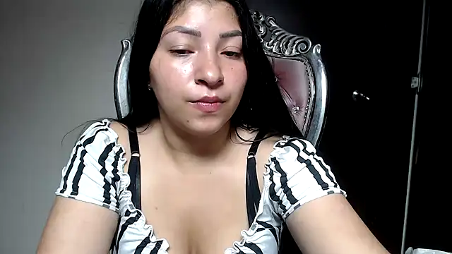 Snapshot of holly20a chatting on 12.21.24 holly20a online show from 12.21.24