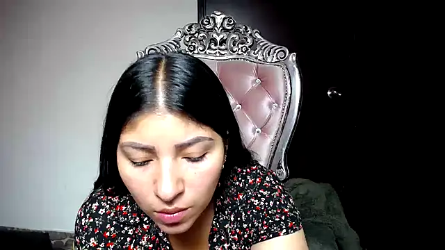 Snapshot of holly20a chatting on 02.13.25 holly20a online show from 02.13.25
