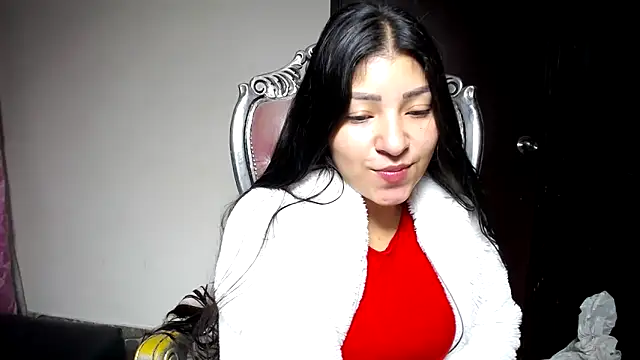 Snapshot of holly20a chatting on 02.15.25 holly20a online show from 02.15.25