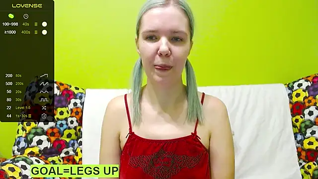 Snapshot of Ultra_Meow chatting on 02.05.25 Ultra Meow online show from 02.05.25