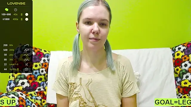 Snapshot of Ultra_Meow chatting on 02.05.25 Ultra Meow online show from 02.05.25