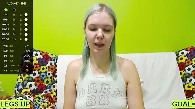 Snapshot of Ultra_Meow chatting on 02.10.25 Ultra Meow online show from 02.10.25