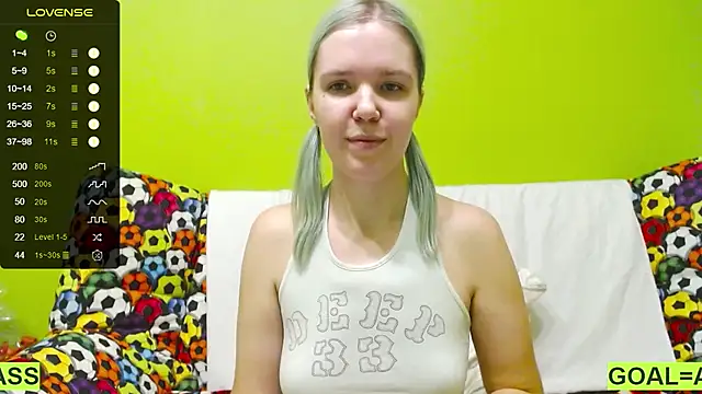 Snapshot of Ultra_Meow chatting on 02.11.25 Ultra Meow online show from 02.11.25