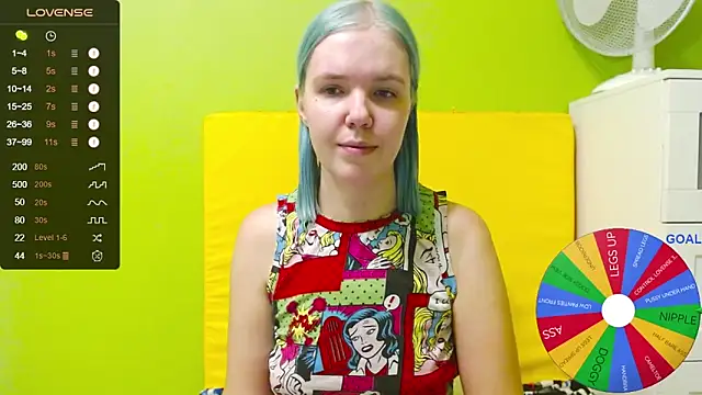 Snapshot of Ultra_Meow chatting on 10.20.25 Ultra Meow online show from 10.20.25