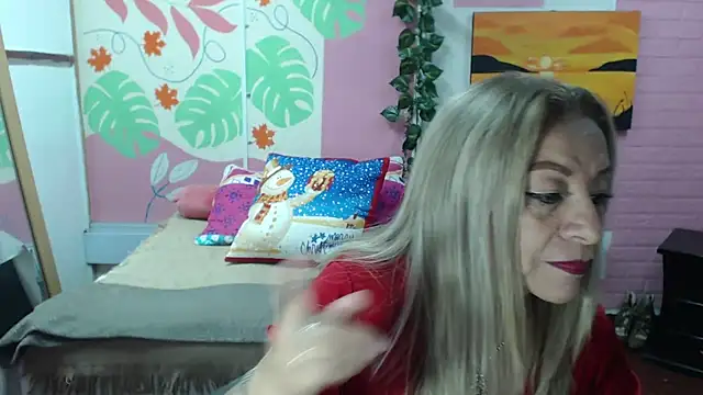 Snapshot of ZAMANTHA chatting on 12.28.24 ZAMANTHA online show from 12.28.24