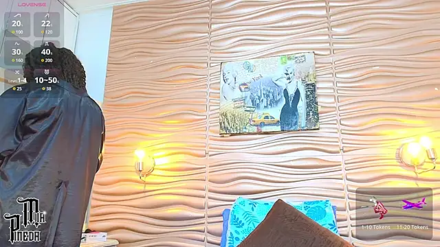 mia pineda online show from 09.30.25