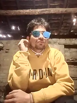 SunnyleoneBG online show from 01.18.25