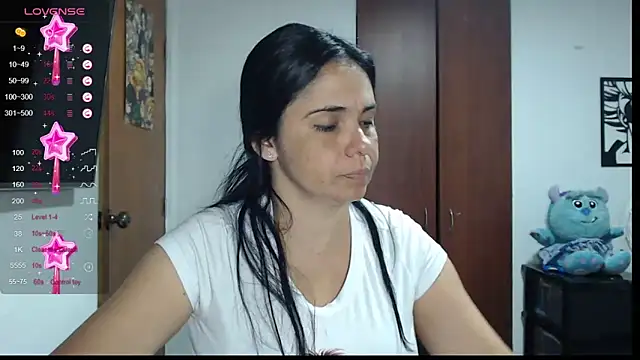 Snapshot of selena_ferri chatting on 12.17.24 selena ferri online show from 12.17.24