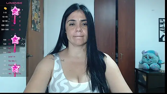 Snapshot of selena_ferri chatting on 01.02.25 selena ferri online show from 01.02.25