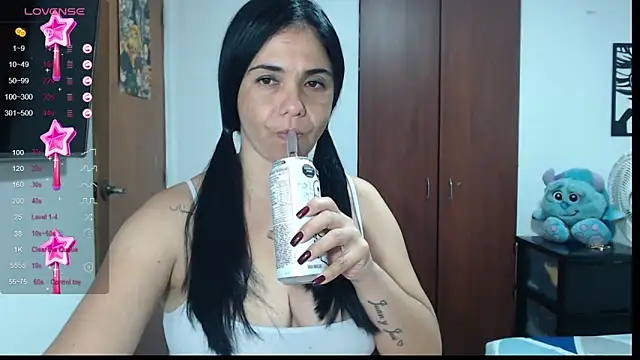 Snapshot of selena_ferri chatting on 01.03.25 selena ferri online show from 01.03.25
