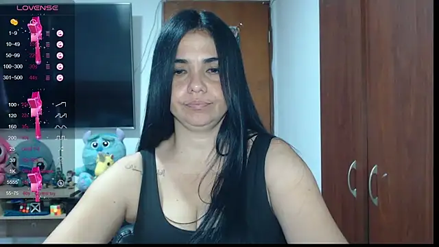 Snapshot of selena_ferri chatting on 01.04.25 selena ferri online show from 01.04.25