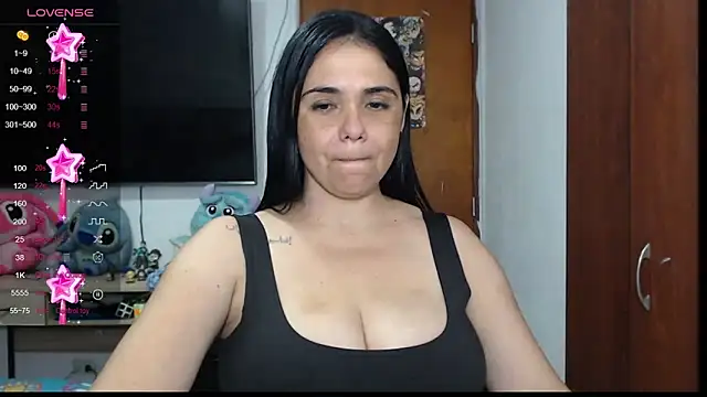 Snapshot of selena_ferri chatting on 01.10.25 selena ferri online show from 01.10.25