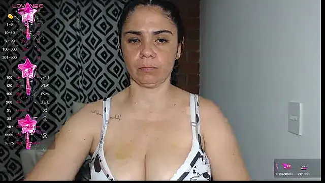 Snapshot of selena_ferri chatting on 01.14.25 selena ferri online show from 01.14.25