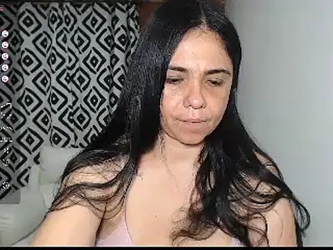 Snapshot of selena_ferri chatting on 01.17.25 selena ferri online show from 01.17.25