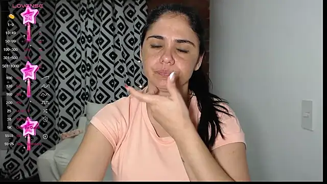 Snapshot of selena_ferri chatting on 01.31.25 selena ferri online show from 01.31.25