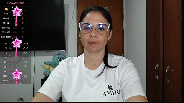 Snapshot of selena_ferri chatting on 02.12.25 selena ferri online show from 02.12.25