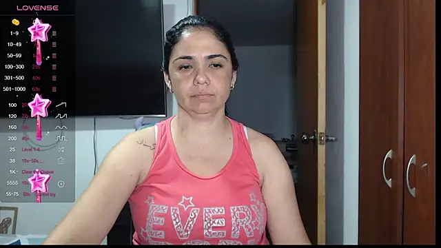 Snapshot of selena_ferri chatting on 02.13.25 selena ferri online show from 02.13.25