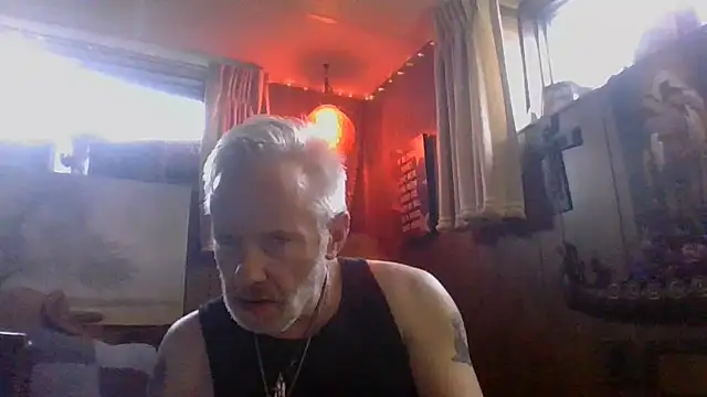 Snapshot of Makowboy chatting on 01.26.25 Makowboy online show from 01.26.25