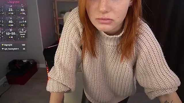 Snapshot of EmilyFoxxi chatting on 12.14.24 EmilyFoxxi online show from 12.14.24