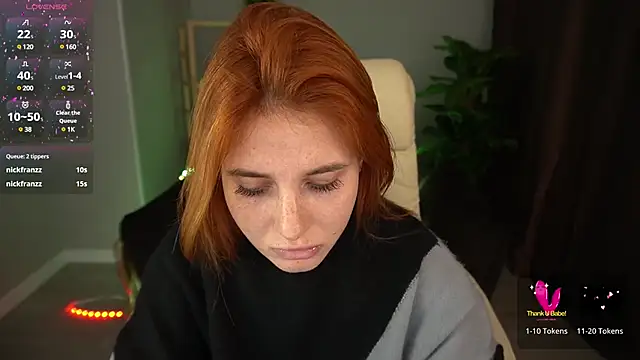 Snapshot of EmilyFoxxi chatting on 12.18.24 EmilyFoxxi online show from 12.18.24