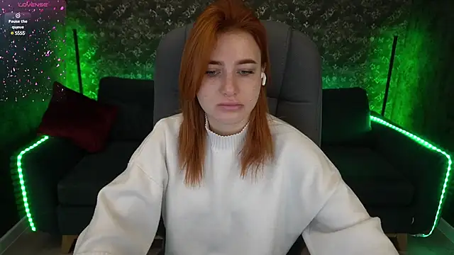 Snapshot of EmilyFoxxi chatting on 01.03.25 EmilyFoxxi online show from 01.03.25