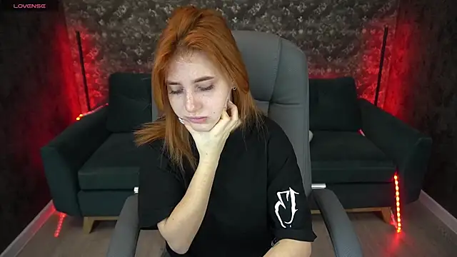 Snapshot of EmilyFoxxi chatting on 01.04.25 EmilyFoxxi online show from 01.04.25