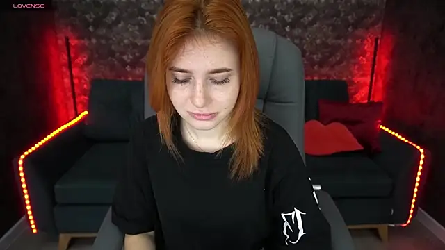 Snapshot of EmilyFoxxi chatting on 01.06.25 EmilyFoxxi online show from 01.06.25