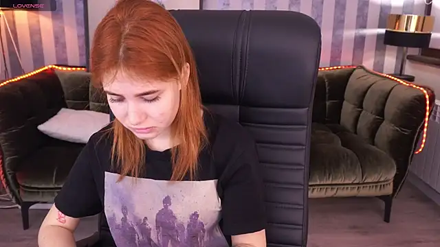 Snapshot of EmilyFoxxi chatting on 01.25.25 EmilyFoxxi online show from 01.25.25