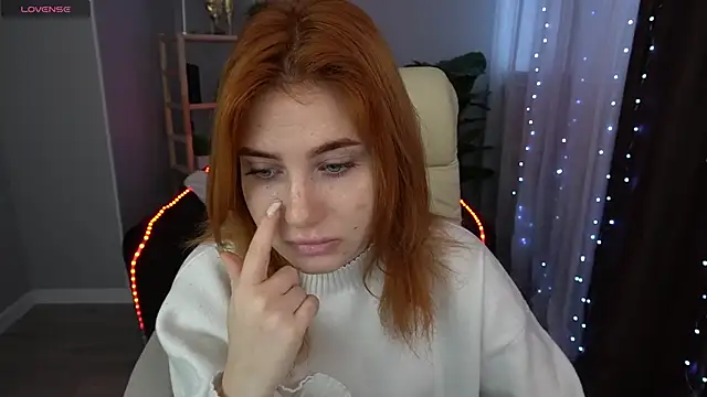 Snapshot of EmilyFoxxi chatting on 01.26.25 EmilyFoxxi online show from 01.26.25