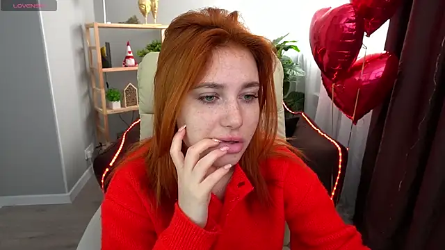 Snapshot of EmilyFoxxi chatting on 02.14.25 EmilyFoxxi online show from 02.14.25