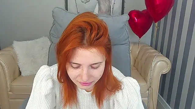 Snapshot of EmilyFoxxi chatting on 02.16.25 EmilyFoxxi online show from 02.16.25