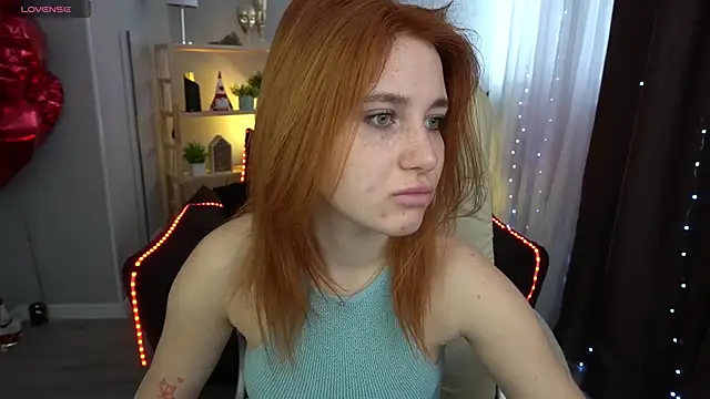 Snapshot of EmilyFoxxi chatting on 03.02.25 EmilyFoxxi online show from 03.02.25